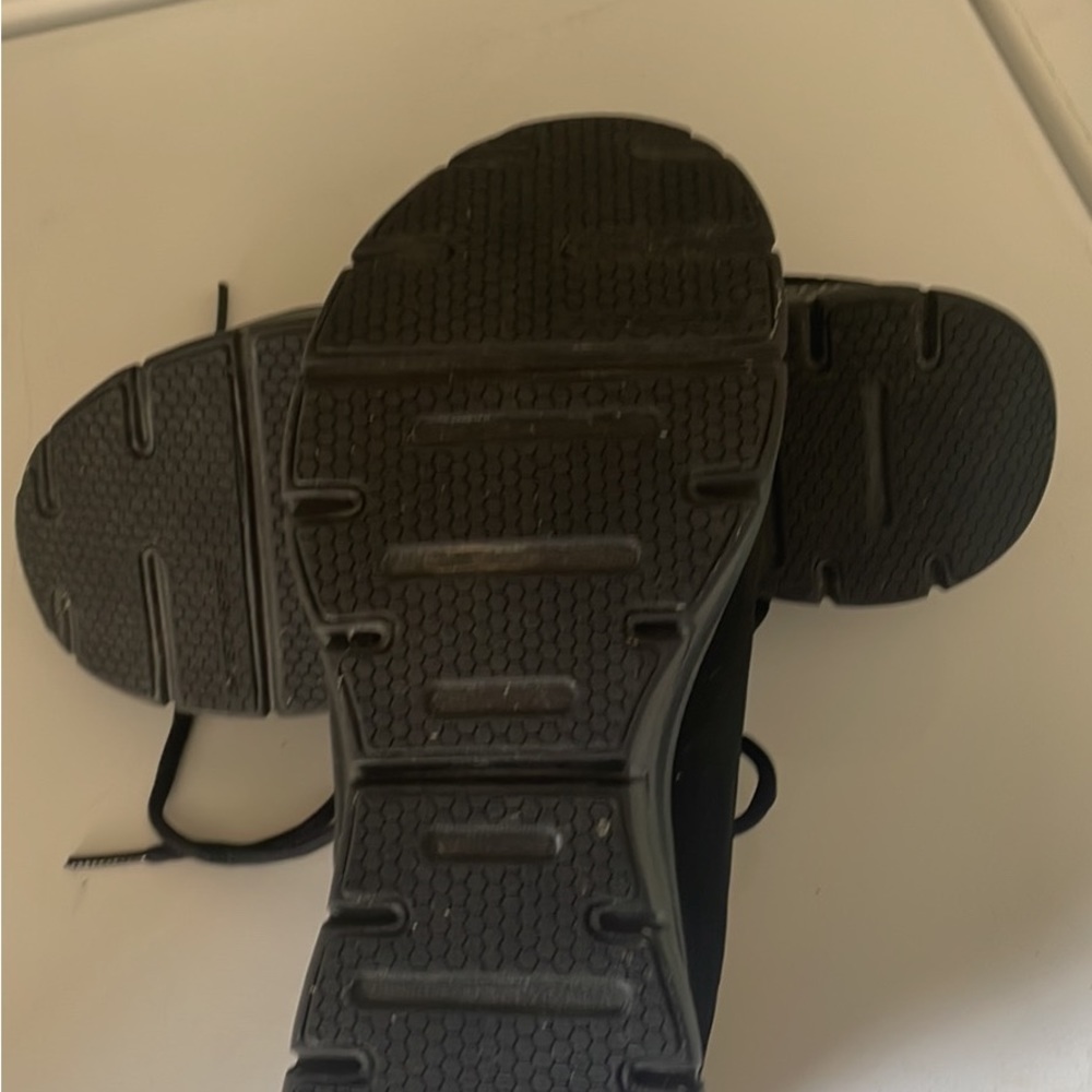 Sketcher Elite Sneakers size 8 women’s